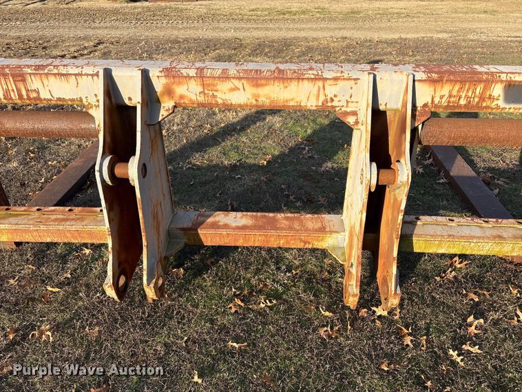 image for item FI0092 8'L L90B loader forks