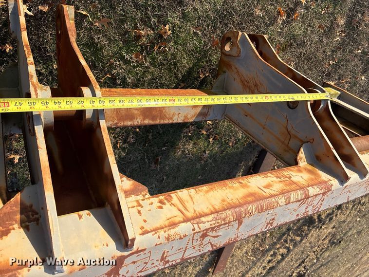 image for item FI0092 8'L L90B loader forks