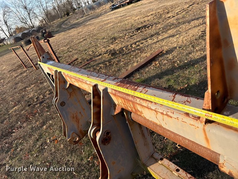 image for item FI0092 8'L L90B loader forks