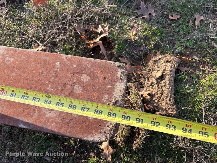 image for item FI0092 8'L L90B loader forks