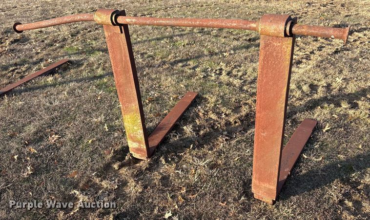 image for item FI0092 8'L L90B loader forks