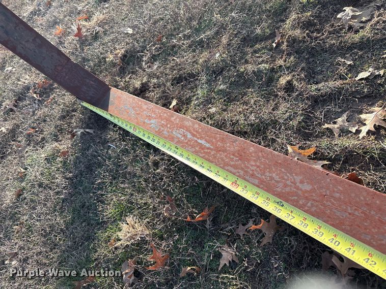 image for item FI0092 8'L L90B loader forks