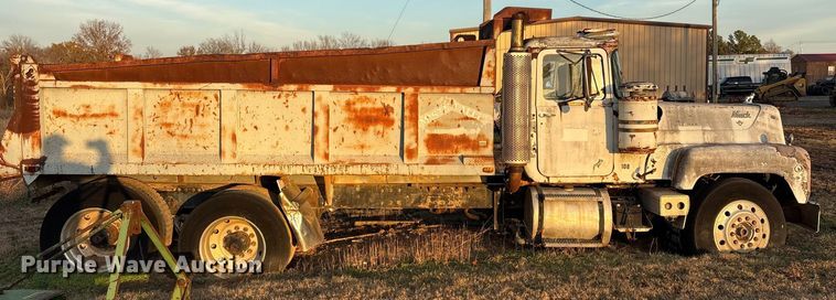 image for item FI0095 1973 Mack RL700L dump truck