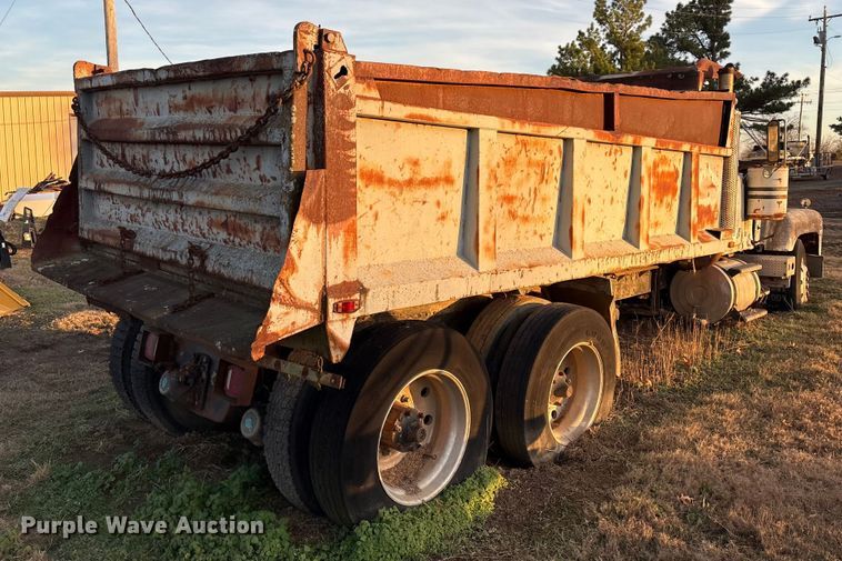 image for item FI0095 1973 Mack RL700L dump truck