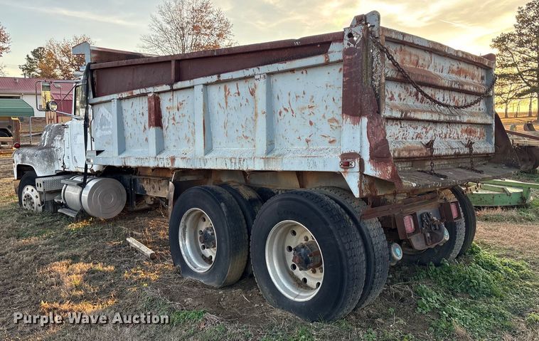 image for item FI0095 1973 Mack RL700L dump truck