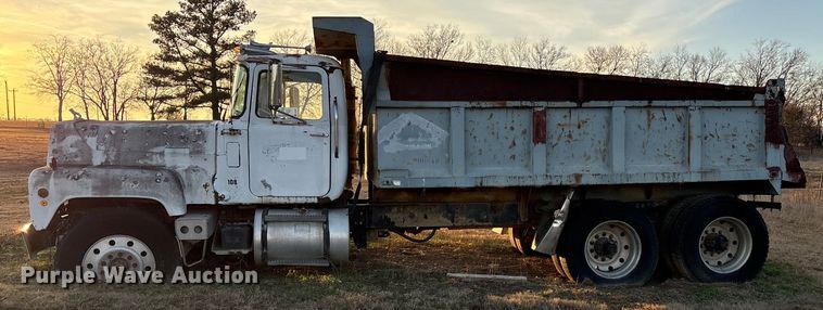 image for item FI0095 1973 Mack RL700L dump truck