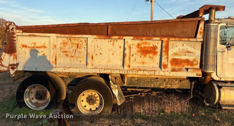 image for item FI0095 1973 Mack RL700L dump truck