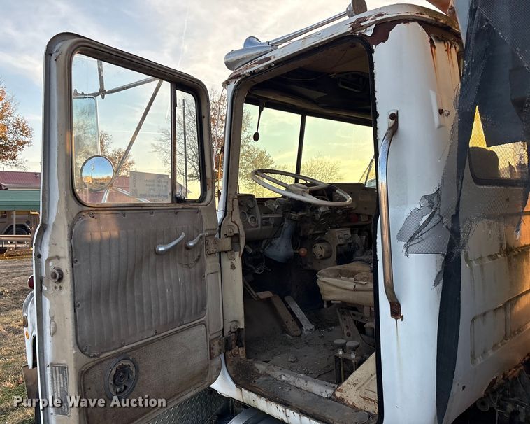 image for item FI0095 1973 Mack RL700L dump truck