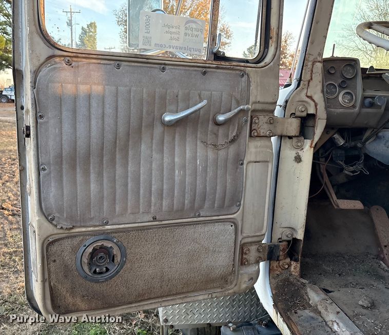 image for item FI0095 1973 Mack RL700L dump truck