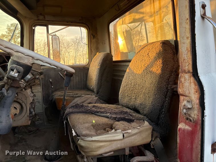 image for item FI0095 1973 Mack RL700L dump truck