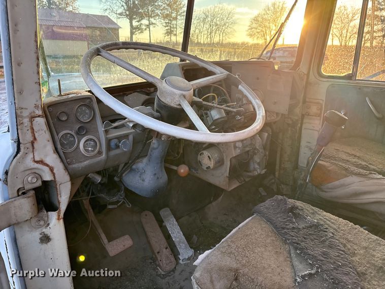 image for item FI0095 1973 Mack RL700L dump truck