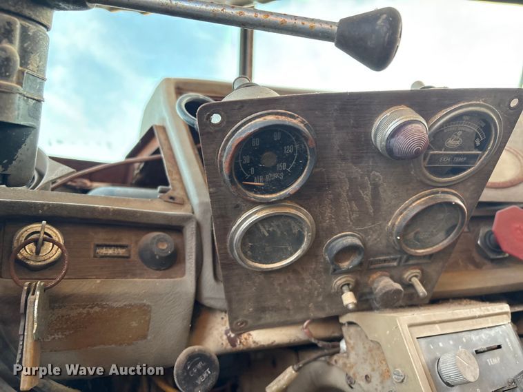 image for item FI0095 1973 Mack RL700L dump truck