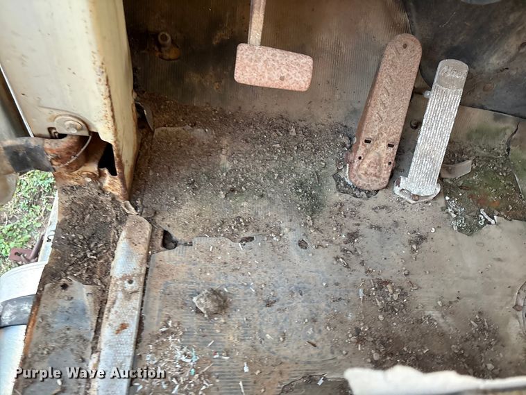 image for item FI0095 1973 Mack RL700L dump truck