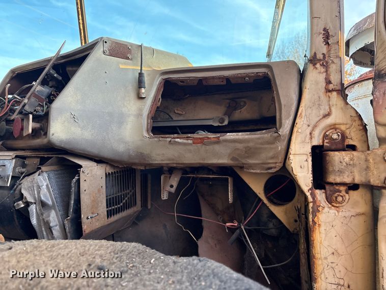 image for item FI0095 1973 Mack RL700L dump truck