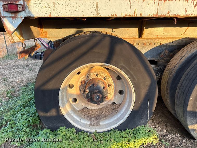 image for item FI0095 1973 Mack RL700L dump truck