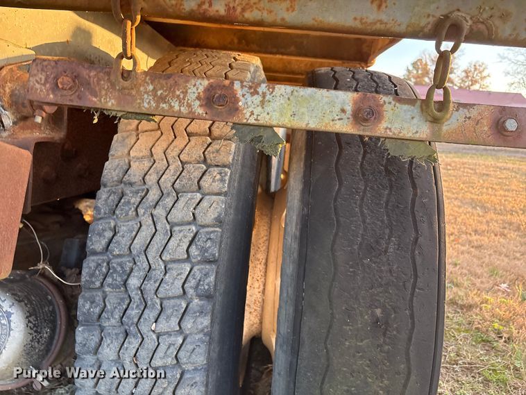 image for item FI0095 1973 Mack RL700L dump truck