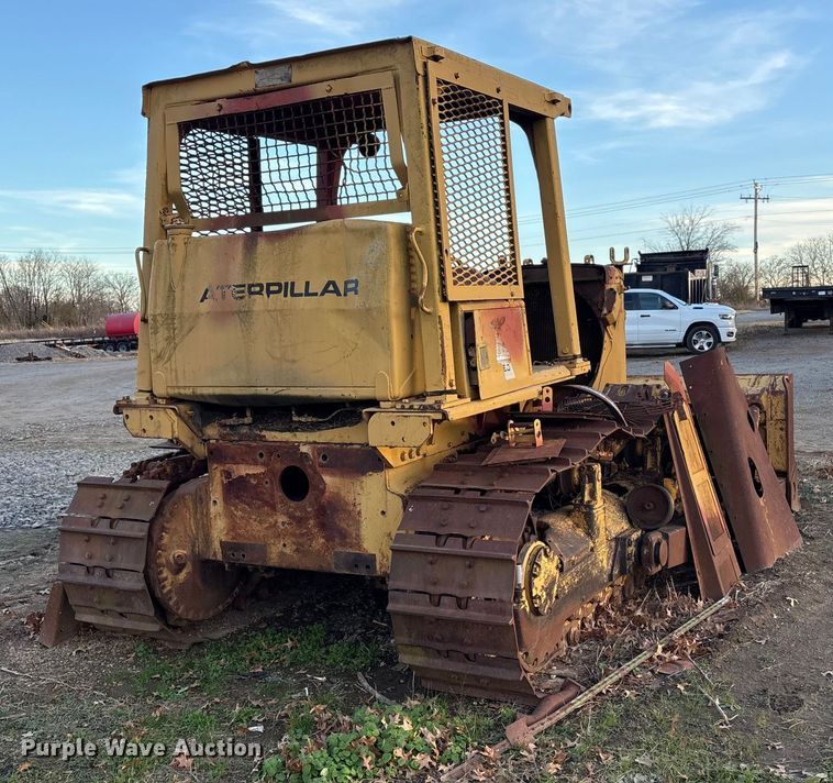 image for item FI0098 Caterpillar D6D dozer