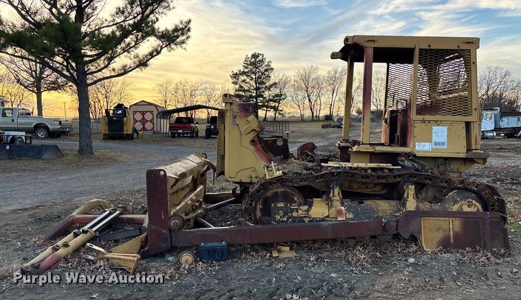 image for item FI0098 Caterpillar D6D dozer