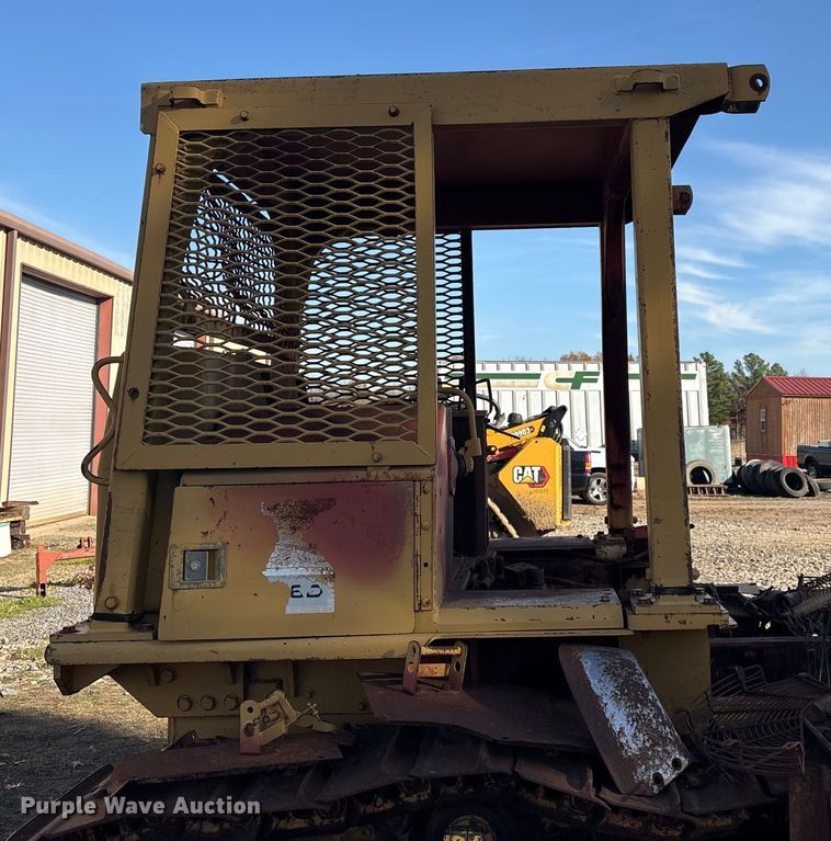 image for item FI0098 Caterpillar D6D dozer