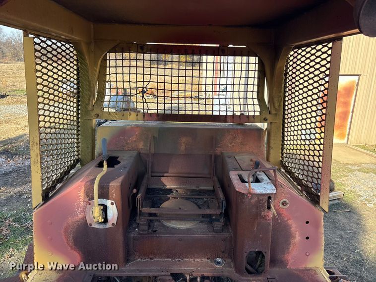 image for item FI0098 Caterpillar D6D dozer