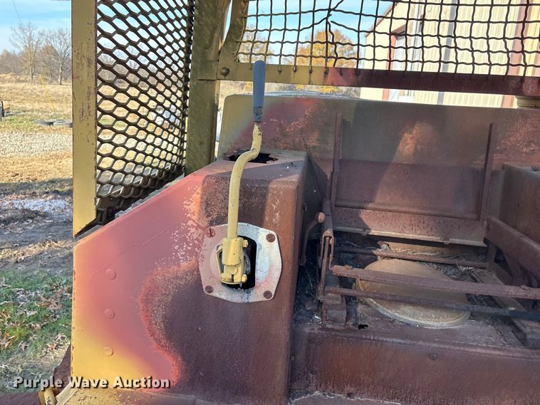 image for item FI0098 Caterpillar D6D dozer