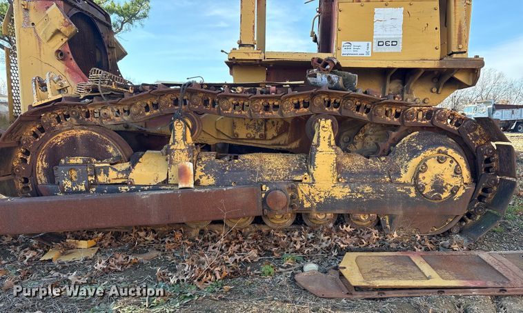 image for item FI0098 Caterpillar D6D dozer