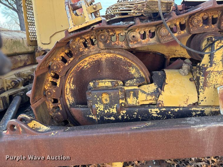 image for item FI0098 Caterpillar D6D dozer