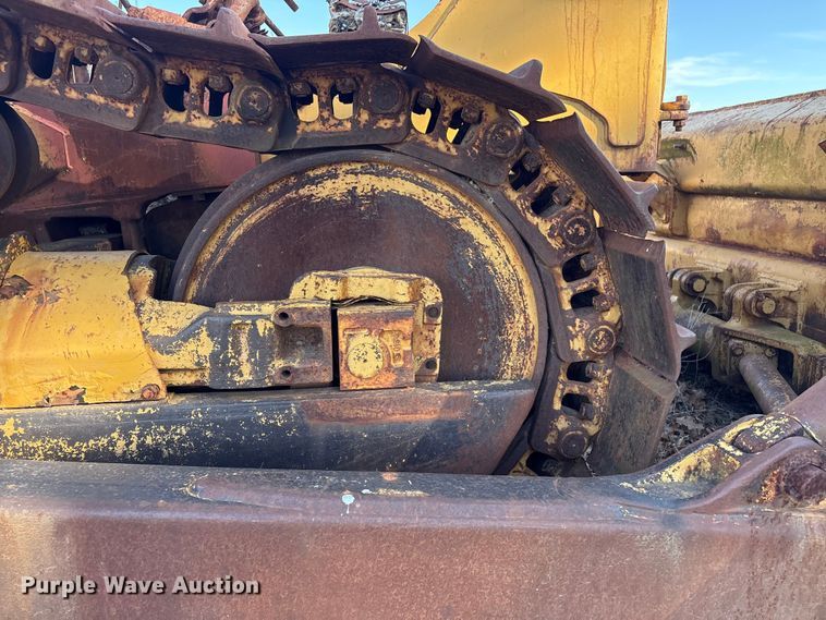 image for item FI0098 Caterpillar D6D dozer