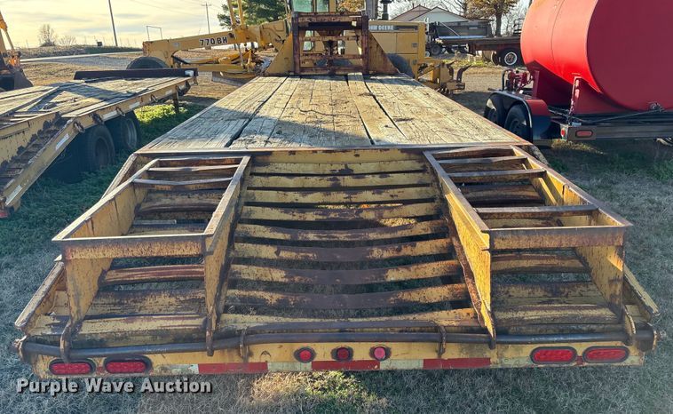 image for item FI0103 2001 L & L Trailer Mfg. equipment trailer