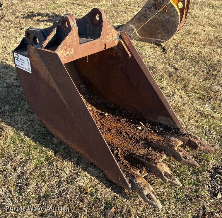 image for item FI0106 Ford 18088 excavator bucket