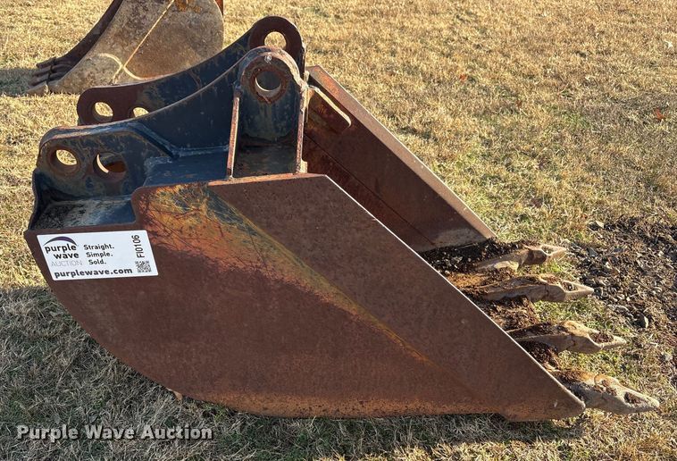 image for item FI0106 Ford 18088 excavator bucket