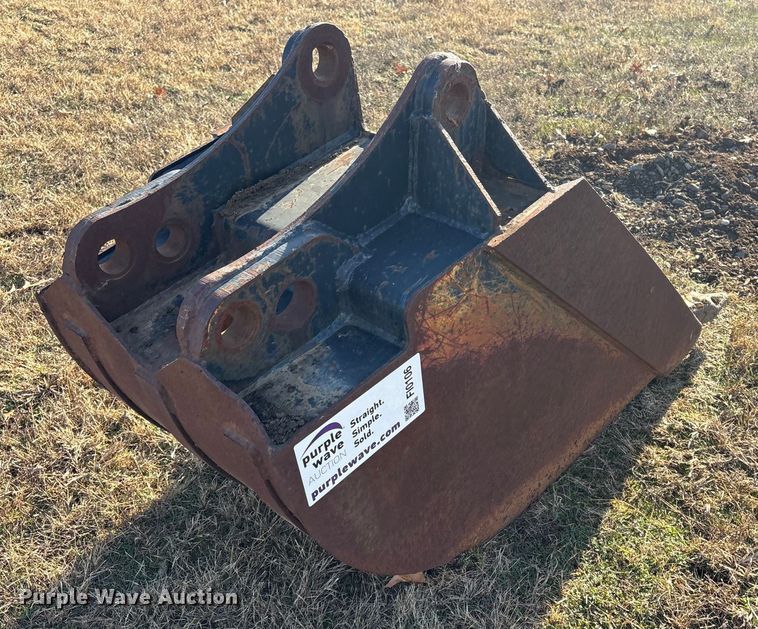 image for item FI0106 Ford 18088 excavator bucket