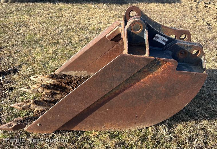 image for item FI0106 Ford 18088 excavator bucket