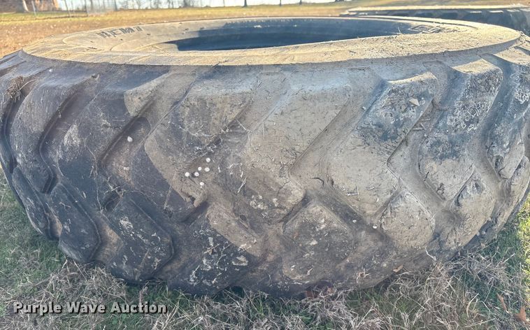 image for item FI0107 (4) 14.00R-24 tires