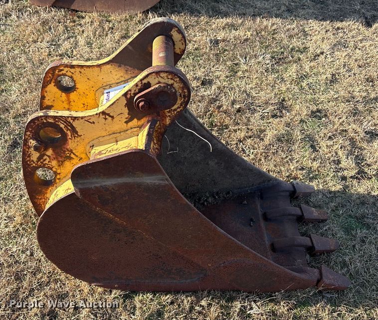 image for item FI0108 Excavator bucket