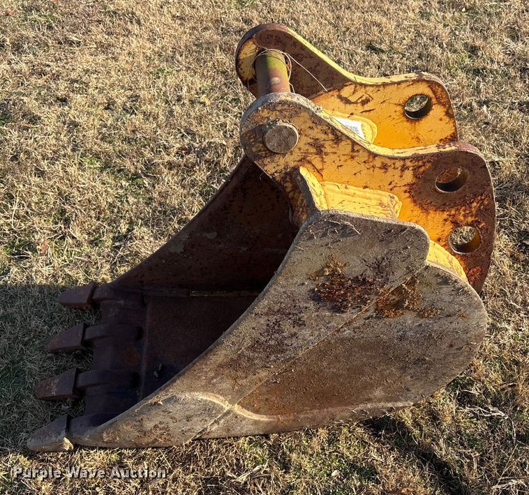 image for item FI0108 Excavator bucket