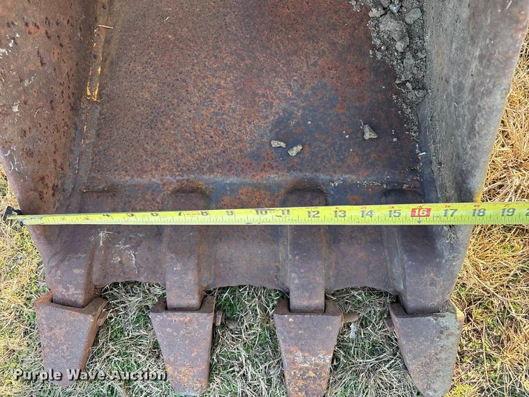 image for item FI0108 Excavator bucket