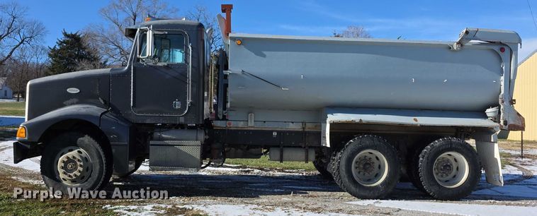 image for item FI0709 1997 Peterbilt 385 dump truck