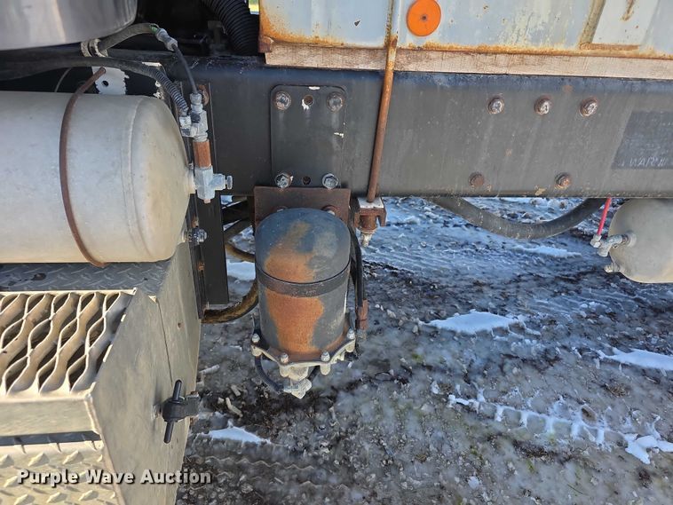 image for item FI0709 1997 Peterbilt 385 dump truck