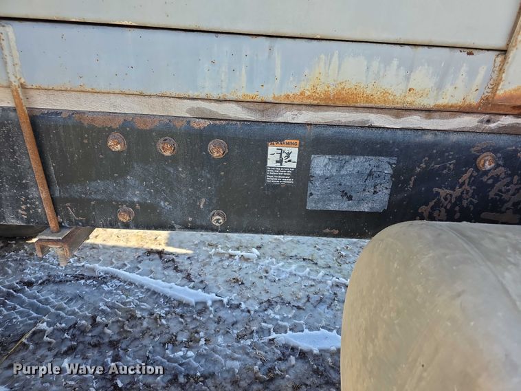 image for item FI0709 1997 Peterbilt 385 dump truck