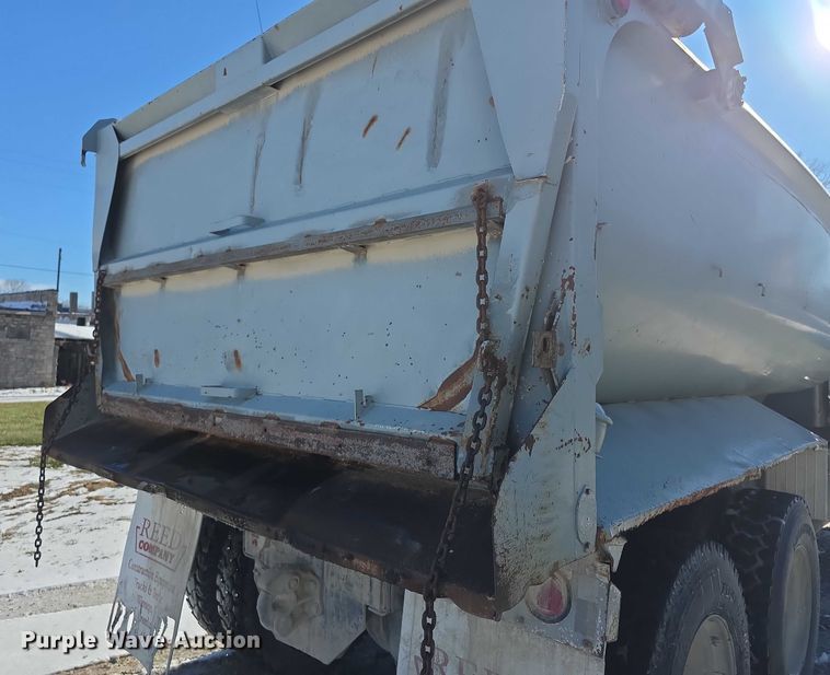 image for item FI0709 1997 Peterbilt 385 dump truck