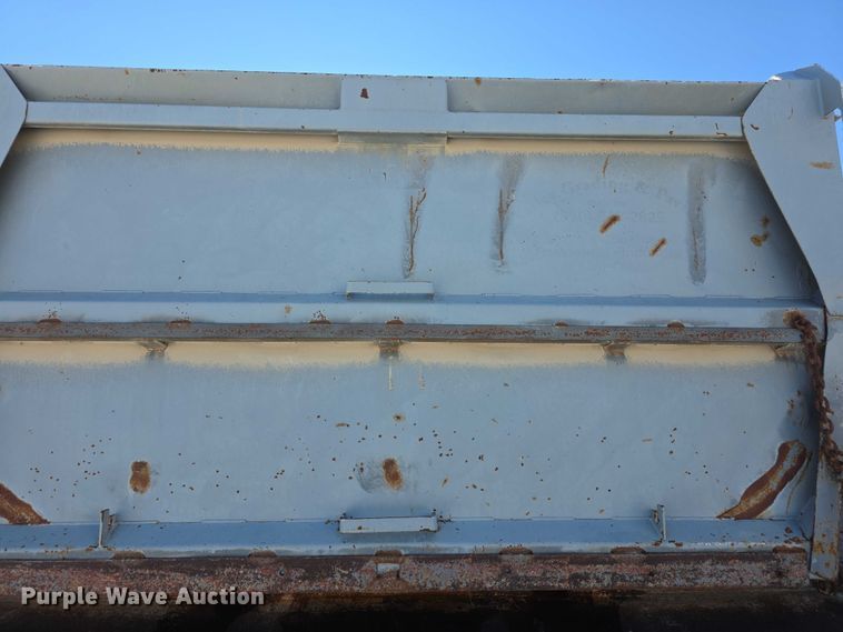 image for item FI0709 1997 Peterbilt 385 dump truck