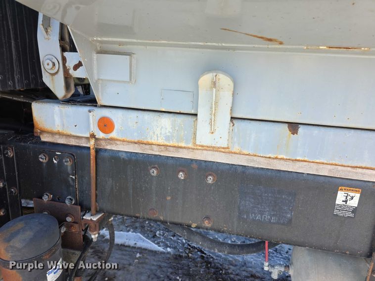 image for item FI0709 1997 Peterbilt 385 dump truck