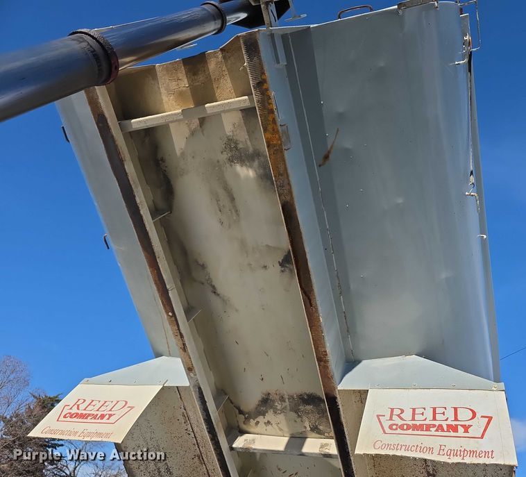 image for item FI0709 1997 Peterbilt 385 dump truck