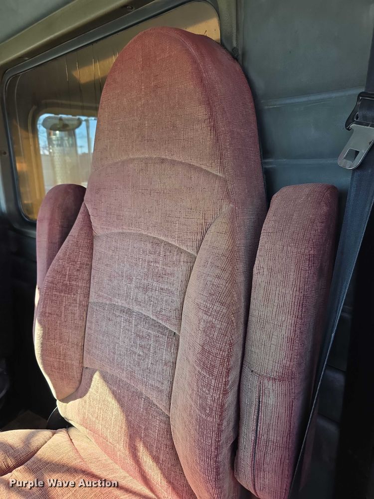 image for item FI0709 1997 Peterbilt 385 dump truck