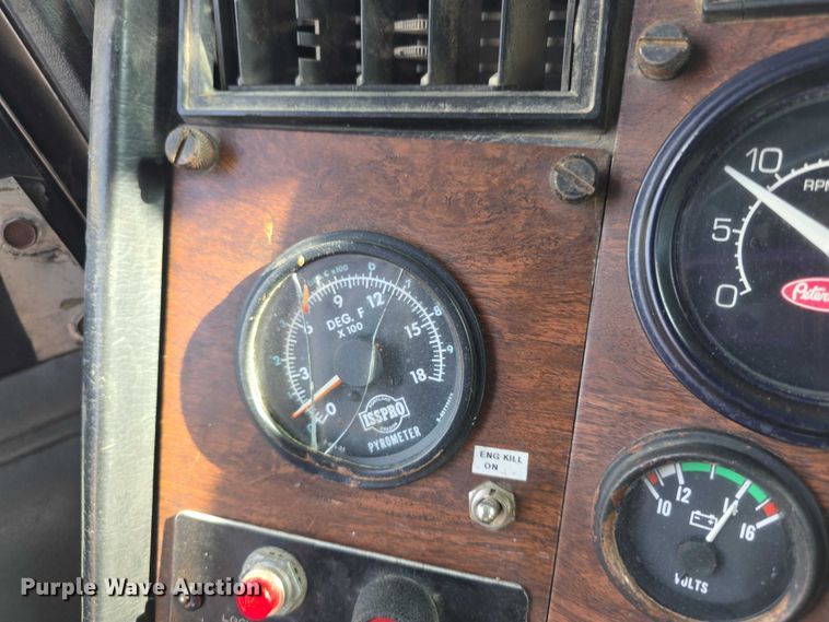 image for item FI0709 1997 Peterbilt 385 dump truck