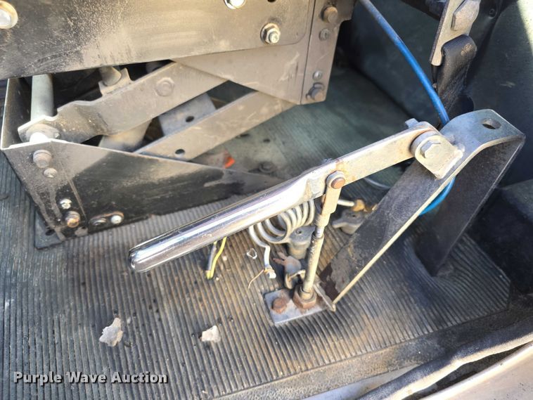 image for item FI0709 1997 Peterbilt 385 dump truck