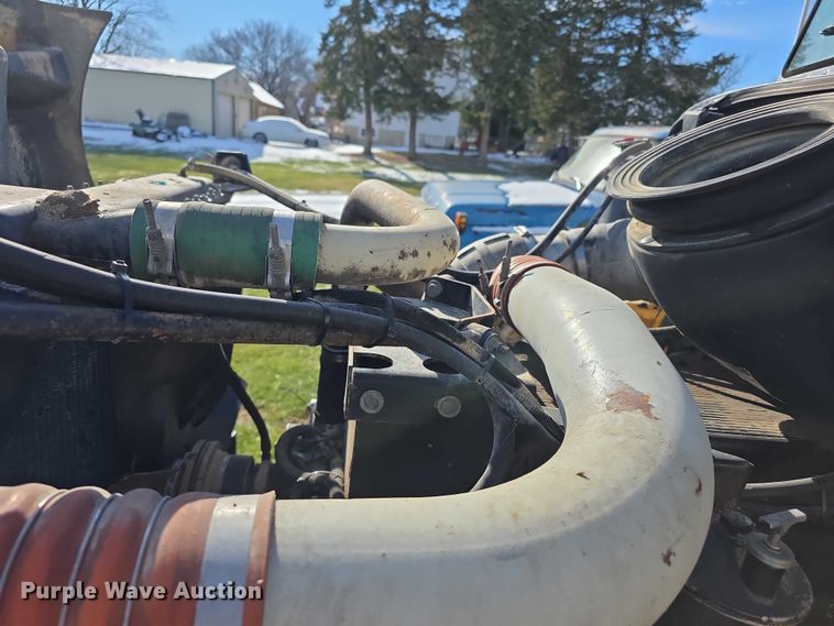 image for item FI0709 1997 Peterbilt 385 dump truck