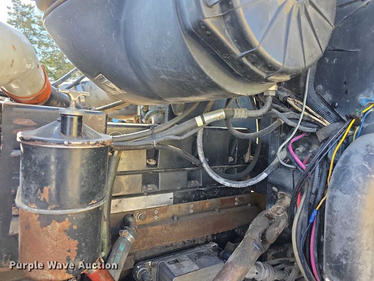 image for item FI0709 1997 Peterbilt 385 dump truck