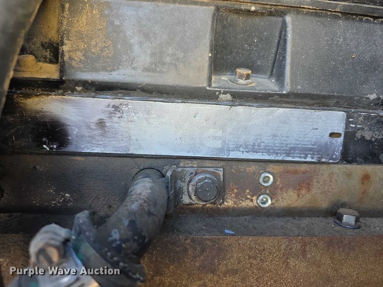 image for item FI0709 1997 Peterbilt 385 dump truck